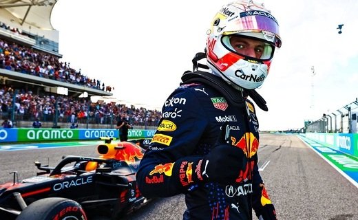 Гонщик Макс Ферстаппен и команда "Формулы 1" Red Bull Racing подписали новый многолетний контракт