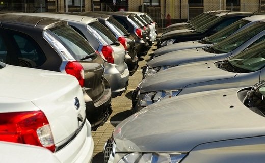 Средневзвешенная цена нового легкового автомобиля в России по итогам восьми месяцев 2022 года составила 2 290 000 рублей