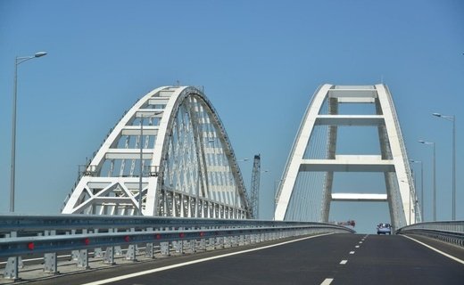 Крымский мост закрыли для автомобилей грузоподъёмностью более полутора тонн, в том числе, коммерческого транспорта типа ГАЗель