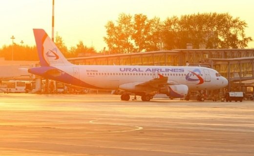 Самолёт авиакомпании "Уральские авиалинии", вылетевший из Екатеринбурга в Сочи, вернулся в аэропорт вылета