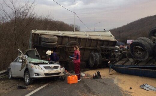 Сегодня, 14 декабря, по нелепой случайности на автотрассе Новороссийск – Крымск погиб водитель легковушки