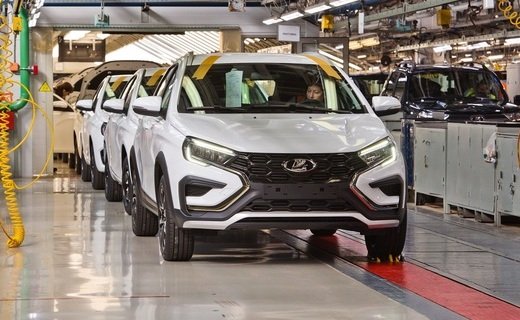 АвтоВАЗ объявил о старте серийного производства автомобилей Lada Vesta с новым мотором 1.8 EVO и "автоматом"