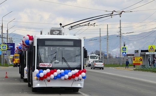 В городе-герое торжественно открыли троллейбусную линию по улице Южной