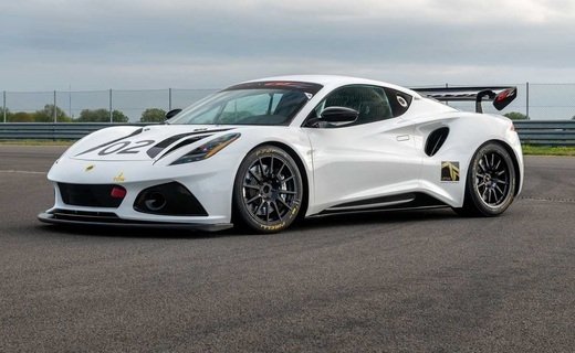 Lotus Emira GT4 стал первой моделью нового подразделения Lotus Advanced Performance