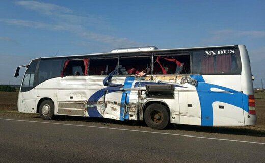 Автобус "Тула - Анапа" и зерновоз MAN столкнулись в Брюховецком районе Кубани - два человека погибли