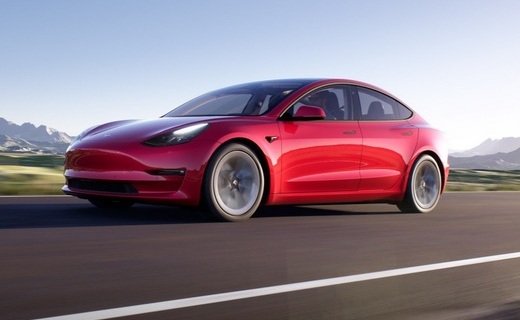 В 2021 году электрический седан Tesla Model 3 гуглили 2 240 000 раз в месяц