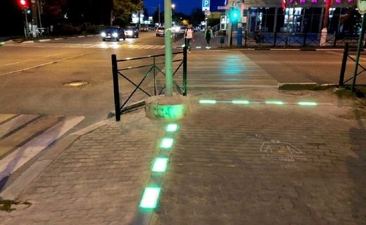 Новый светофорный объект проецирует стоп-линию прямо на дорожное покрытие