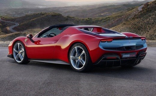 Компания Ferrari представила новый открытый суперкар с гибридной силовой установкой - модель Ferrari 296 GTS