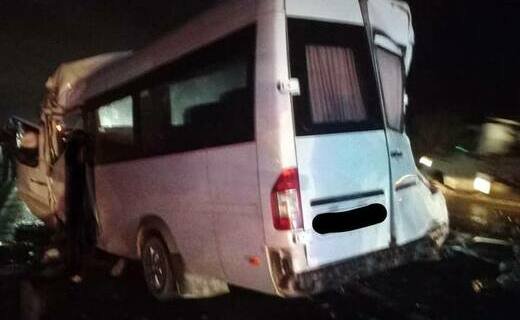 Пять человек погибли в массовом ДТП с большегрузами и микроавтобусом в Северском районе Кубани