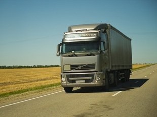 На Кубани с 27 апреля ограничат движение грузовиков