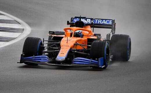 Команда McLaren вместо силовых установок Renault теперь использует двигатели Mercedes