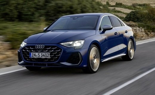Компания Audi представила обновлённые "горячие" седан и хэтчбек S3 с модернизированным мотором