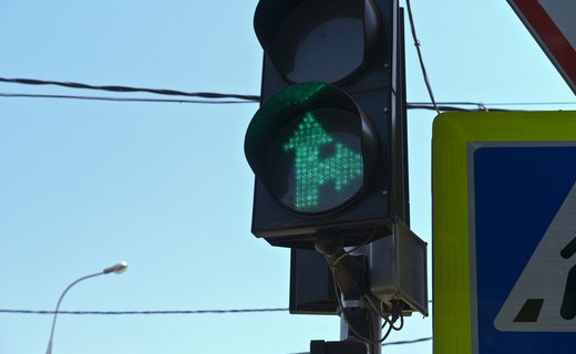 В 2023 году в Краснодаре установят шесть "умных" светофоров, способных сокращать или продлевать фазы движения автомобилей