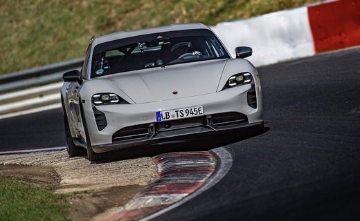 Электромобиль Porsche Taycan установил новый рекорд Нюрбургринга для серийных электрокаров - 7 минут 33,35 секунды
