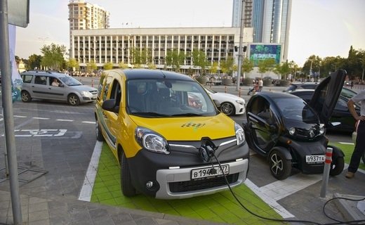 Законодательное собрание Краснодарского края поддержало поправки о бесплатных парковках для электротранспорта