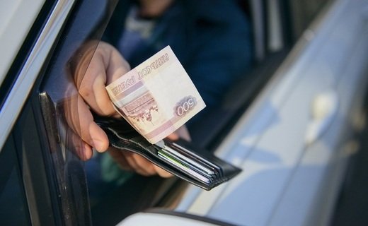 В соответствии с частью 1 статьи 291 УК РФ, за дачу взятки должностному лицу предусмотрен штраф в размере до 500 000 рублей