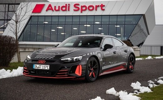 Audi начнёт принимать заказы на новый e-tron GT после дебюта электромобиля, который случится в начале 2021 года