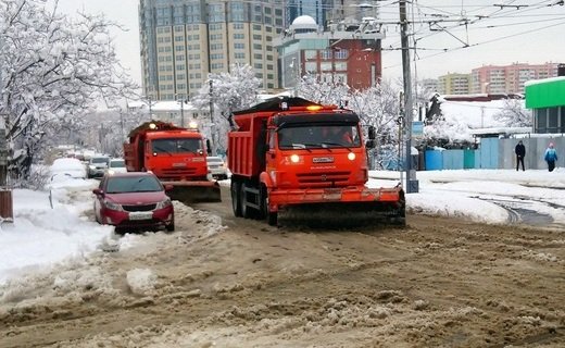 Ночью 10 января на дороги Краснодара, после вечернего автомобильного трафика, выйдут 42 комбинированные машины