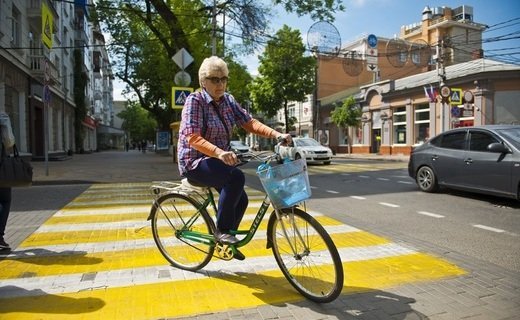 Максималка для автомобилей в "Велосипедных зонах" - 20 км/ч, а пешеходы смогут переходить проезжую часть в любом незапрещённом месте