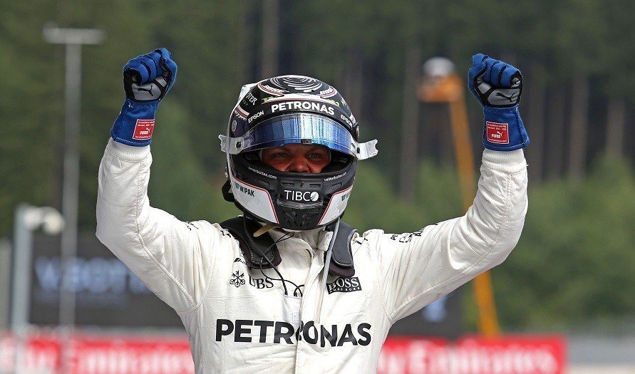 Победитель квалификации Гран-при Австрии 2017 Валттери Боттас (Mercedes)