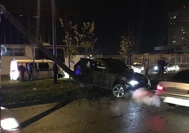 В Краснодаре кроссовер БМВ X5 насмерть сбил 2-х пешеходов