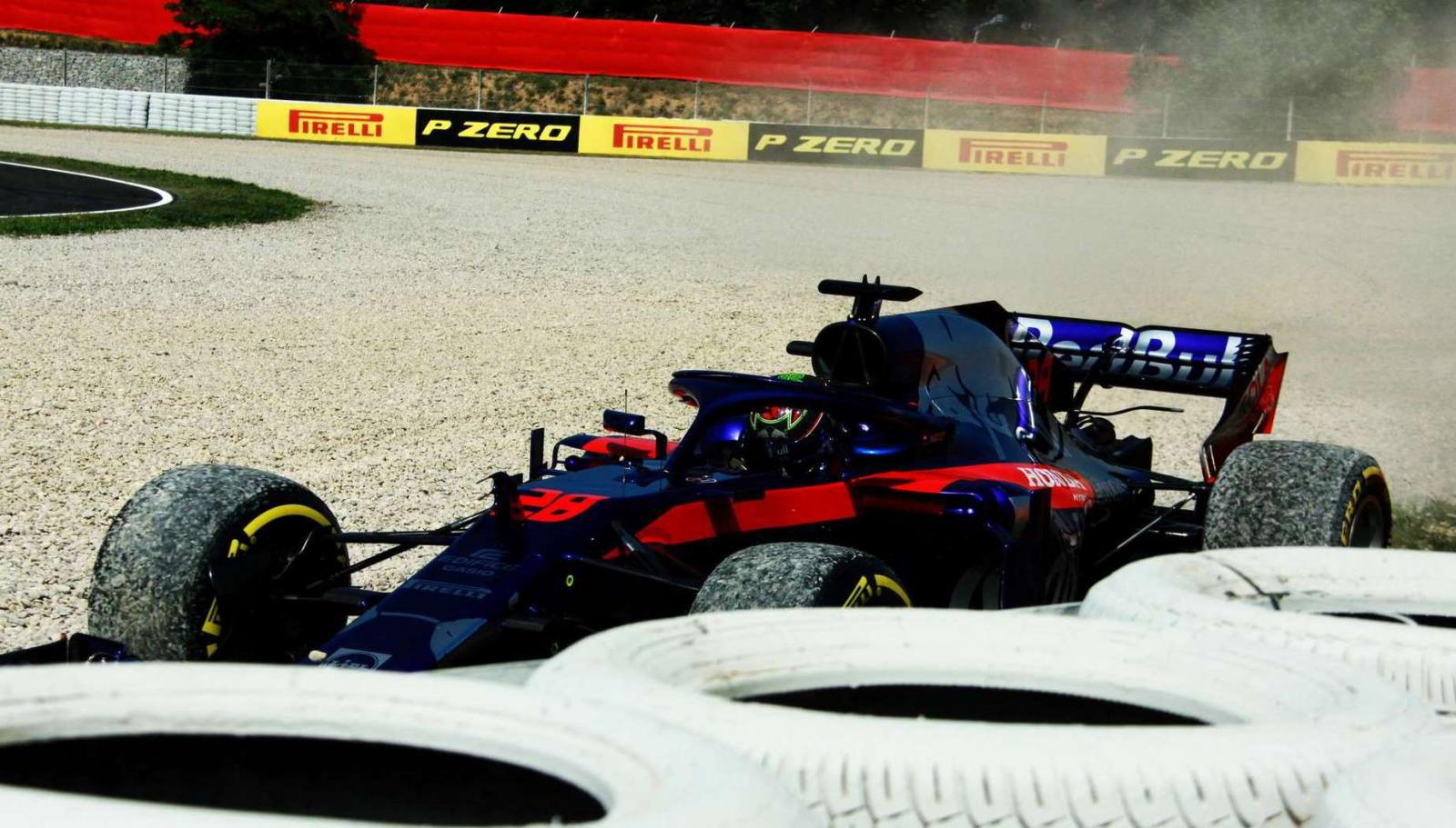 Брендон Хартли (Toro Rosso) в отбойниках