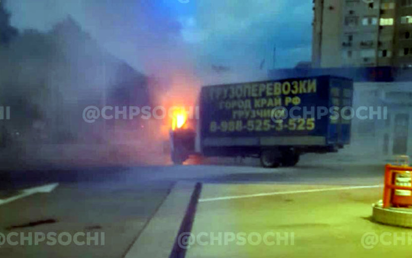 Газель загорелась на заправке