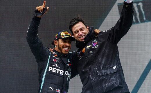 Хэмилтон и Mercedes-AMG Petronas проведут вместе уже девятый сезон в "Формуле 1"