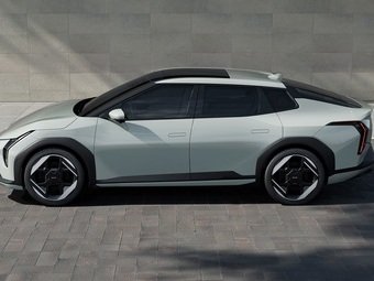 Компания Kia в преддверии Дня электромобилей (Kia EV Day), рассекретила экстерьер новой электрической модели EV4
