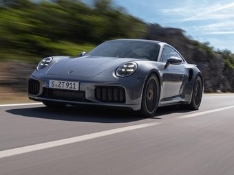 Porsche 911 впервые получил гибридную версию