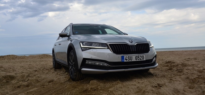Škoda Superb отмечает 25-летие: четверть века комфорта, простора и инноваций