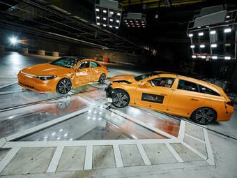 Mercedes-Benz провела экстремальный краш-тест двух моделей CLA