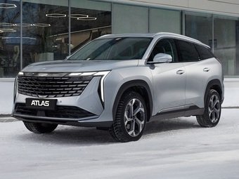 В Россию привезли переднеприводную версию кроссовера Geely Atlas