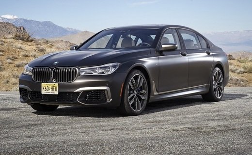 Компания BMW снимает с производства автомобили с двигателем V12 и попрощаться с могучим мотором решила выпуском спецверсии