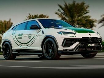 Полиция Дубая (ОАЭ) пополнила свой автопарк мощным кроссовером Lamborghini Urus Performante