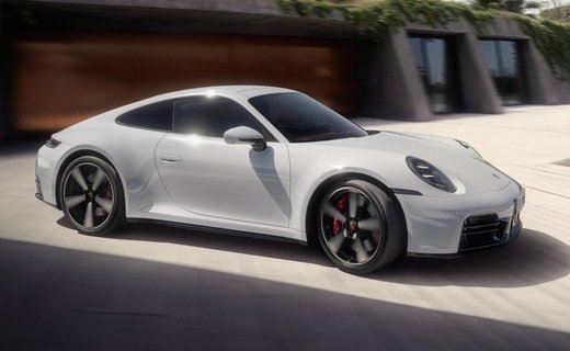Компания Porsche представила обновлённый спорткар 911 Carrera S - с более мощным мотором и расширенным оснащением