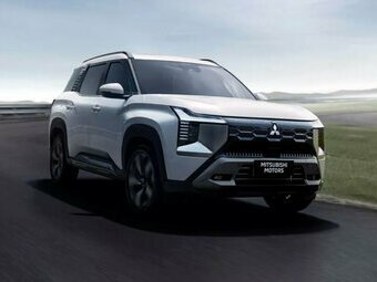 Компания Mitsubishi представила трехрядный кроссовер Destinator