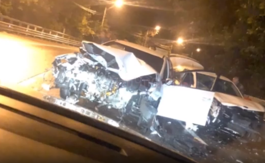 Сегодня вечером, 31 октября, на улице Ивановская в Адлере возле Скайпарка столкнулись два автомобиля КИА
