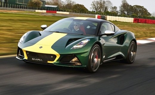 Компания Lotus представила спорткар Emira Clark Edition, который посвятили чемпиону "Формулы 1" 1965 года Джиму Кларку