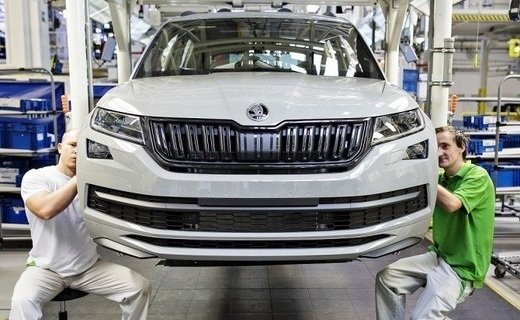 Компания Skoda объявила о приостановке сборки автомобилей из-за отсутствия комплектующих