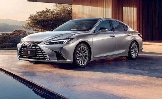Компания Lexus представила на автосалоне в китайском Гуанчжоу обновлённый бизнес-седан ES
