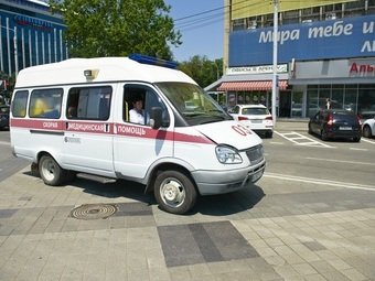Неустановленный водитель сбил девочку на "зебре" в Краснодаре