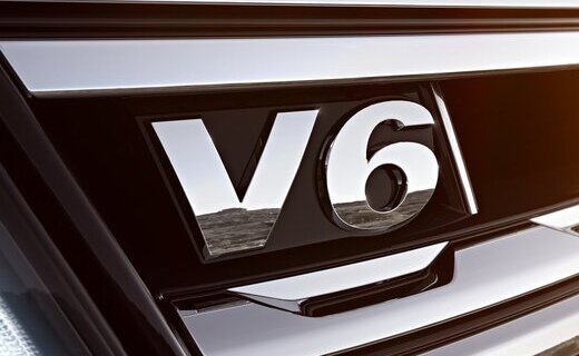Версию с 258-сильным дизелем V6 оценили в 3 474 900 рублей