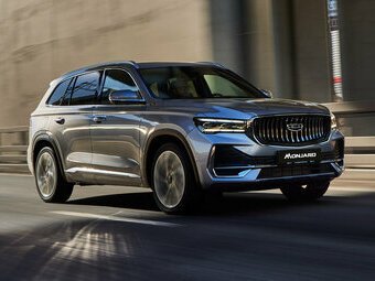 Продажи обновленной базовой версии кроссовера Geely Monjaro стартовали в РФ