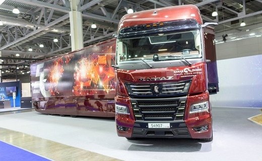 На Международной выставке Comtrans 2021 представили тягач совершенно нового типа КамАЗ-54907 "Континент"
