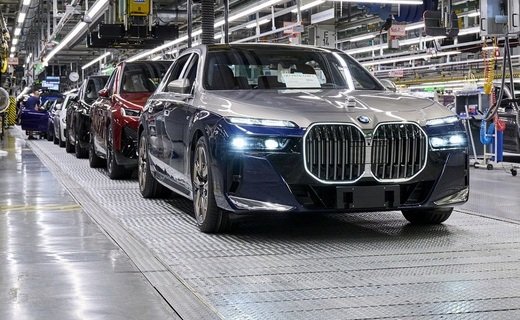 Компания BMW объявила о старте производства седанов 7-й Серии нового поколени на заводе марки в Дингольфинге