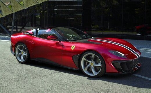 Компания Ferrari представила единственный в своём роде родстер SP51, который был построен по заказу клиента из Тайваня