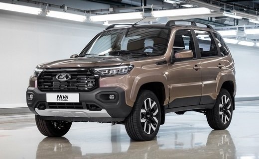 АвтоВАЗ представил на ПМЭФ-2025 обновлённый внедорожник Lada Niva Travel