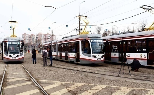 Новые 28-метровые вагоны с бортовыми номерами 202 и 203 отправили на 4-й и 8-й трамвайные маршруты
