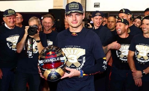 Пилот Red Bull Racing Макс Ферстаппен досрочно стал чемпионом "Формулы 1" 2023 года, взяв третий подряд титул